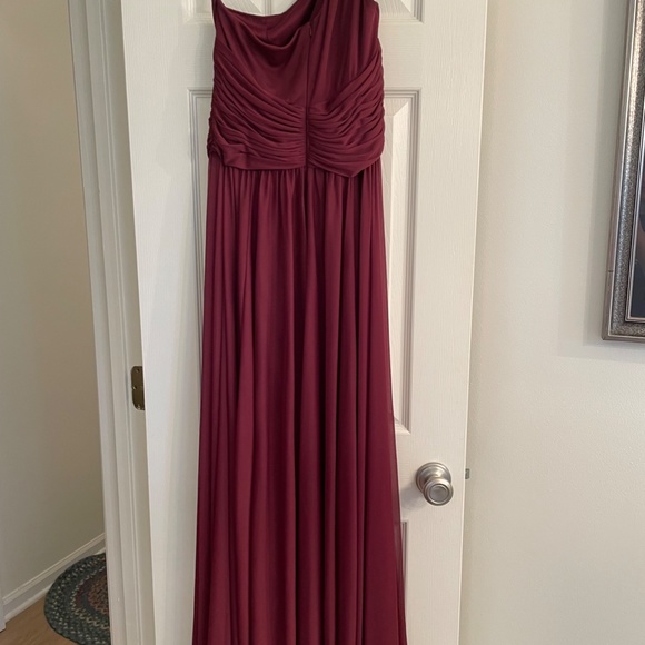 One-Shoulder Wine David’s Bridal Bridesmaid Dress - Picture 5 of 6